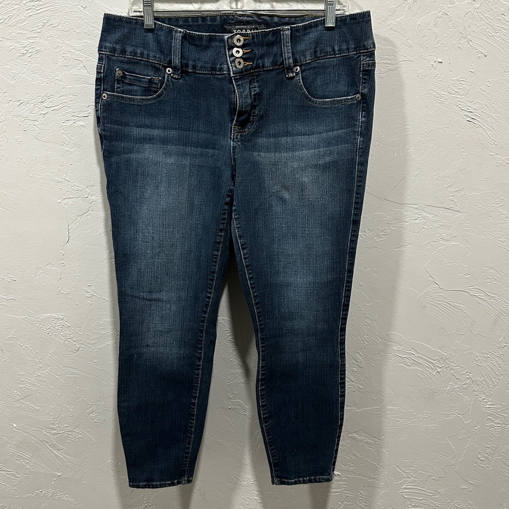 Torrid Dark Blue Women's Cropped Jeans